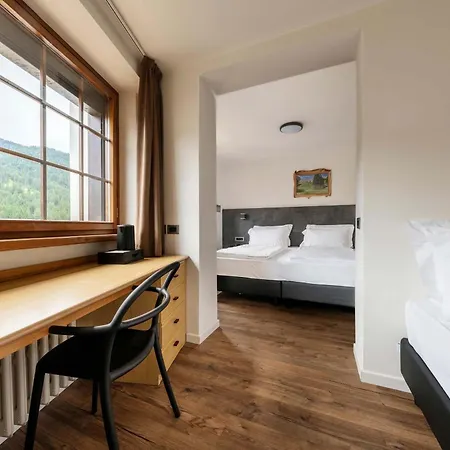 Western Nevada Hotel