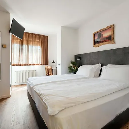 Western Nevada Hotel 3*