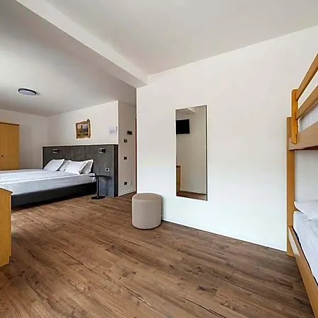 Hotel Western Nevada 3*